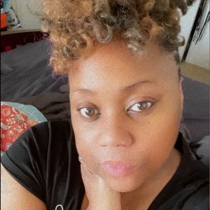 Meet your Posher, Lakisha